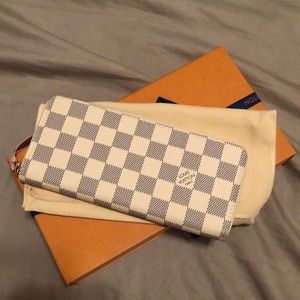 Authentic Louis Vuitton Clemente Wallet
